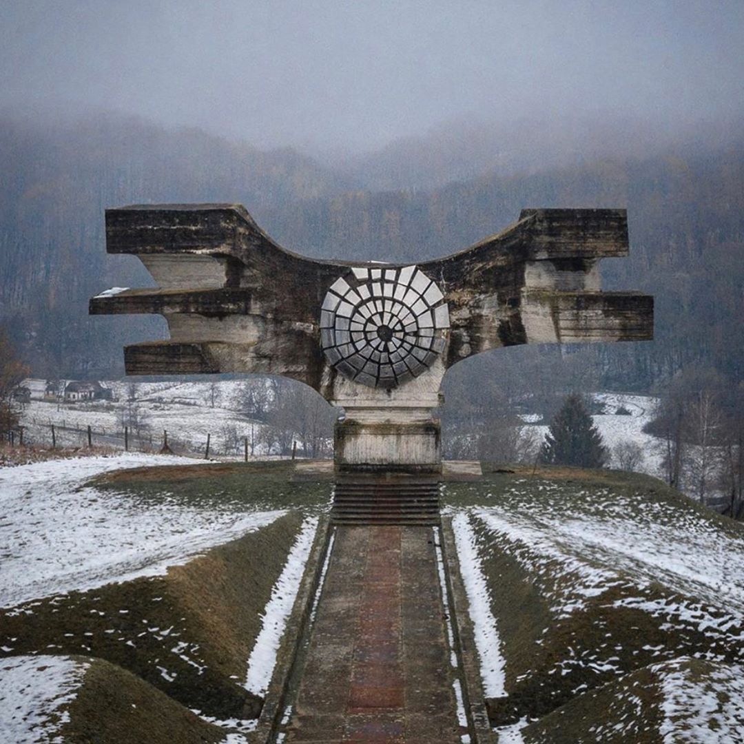 Monument to the Revolution